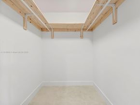 6885 NW 169th St 66D, Hialeah FL 33015