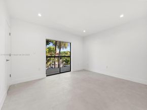 6885 NW 169th St 66D, Hialeah FL 33015