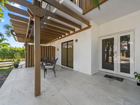 6885 NW 169th St 66D, Hialeah FL 33015