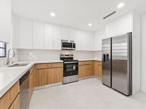 6885 NW 169th St 66D, Hialeah FL 33015