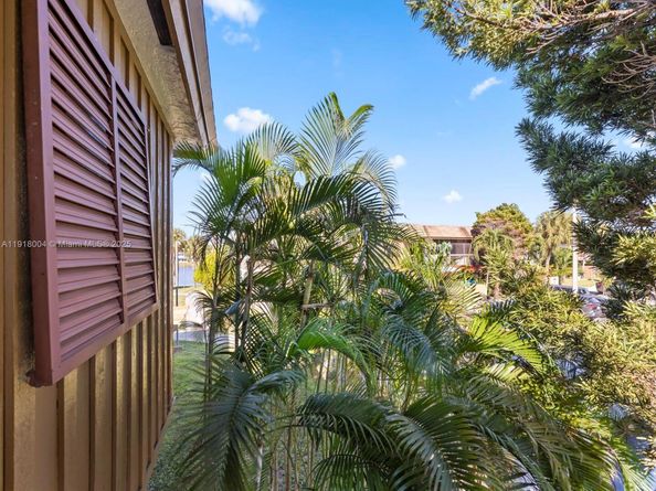 6885 NW 169th St 66D, Hialeah FL 33015