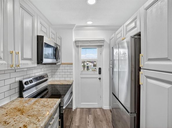 900 SW 12th St 305, Fort Lauderdale FL 33315