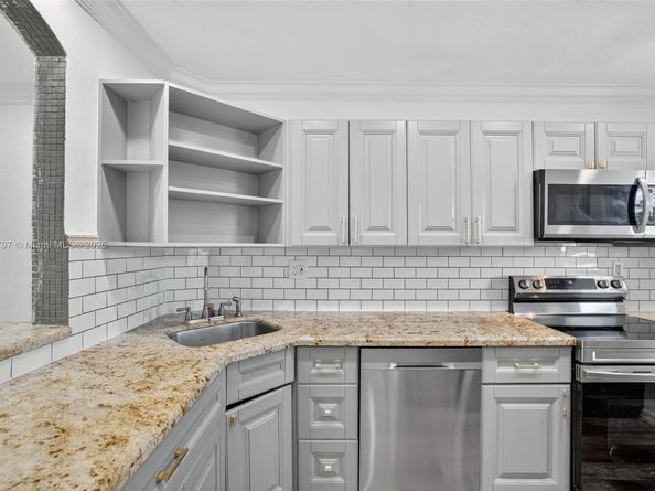 900 SW 12th St 305, Fort Lauderdale FL 33315