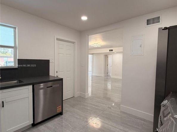 809 NW 12th Ave, Fort Lauderdale FL 33311