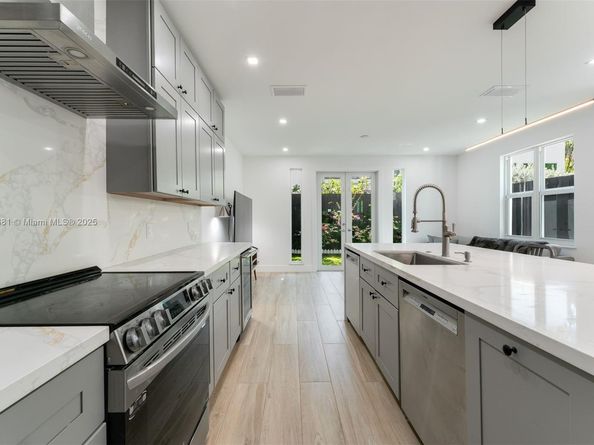 3125 Paola Dr, Miami FL 33133