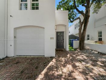 3125 Paola Dr