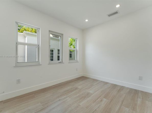 3125 Paola Dr, Miami FL 33133