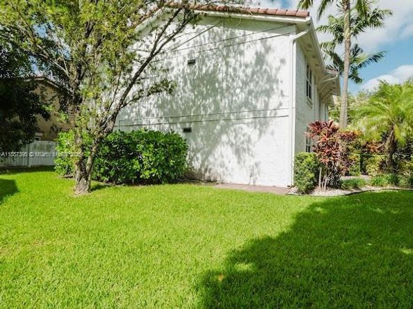 11550 NW 36th St, Coral Springs FL 33065