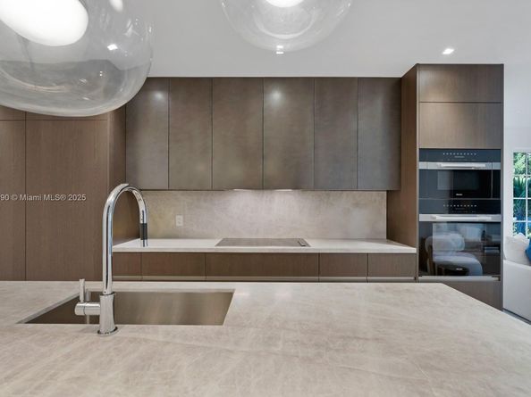 2219 Ibis Isle Road E, Palm Beach FL 33480