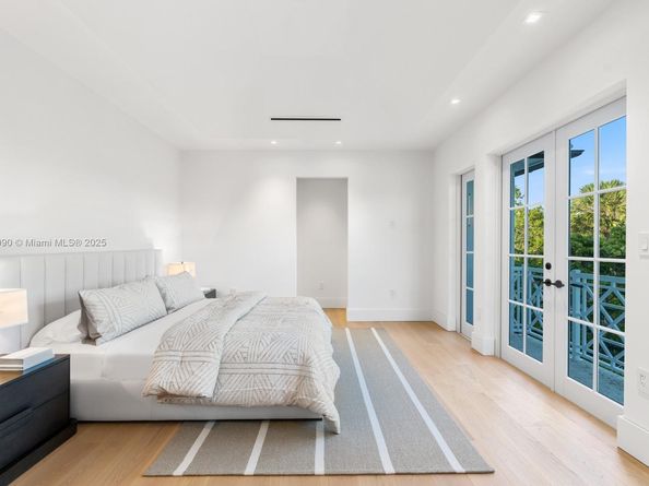 2219 Ibis Isle Road E, Palm Beach FL 33480