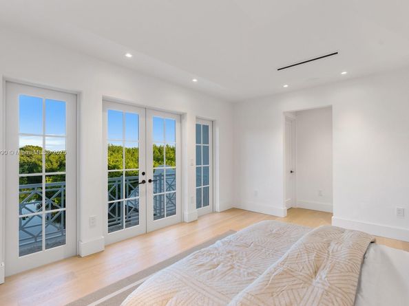 2219 Ibis Isle Road E, Palm Beach FL 33480