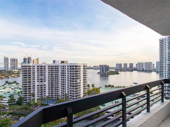 3500 Mystic Pointe Dr 1908, Aventura FL 33180