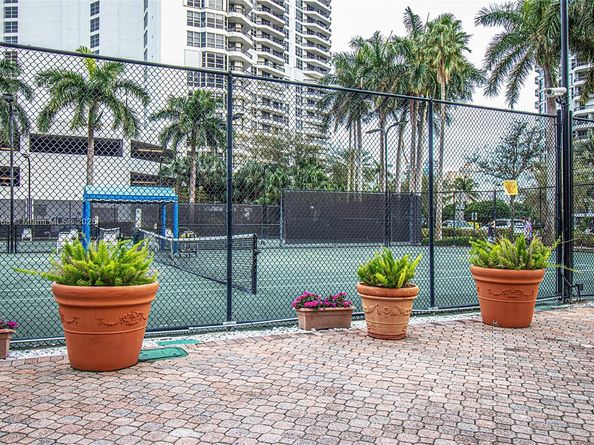 3500 Mystic Pointe Dr 1908, Aventura FL 33180