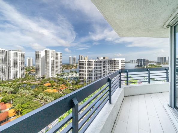 3500 Mystic Pointe Dr 1908, Aventura FL 33180