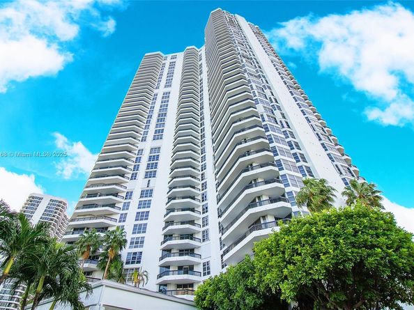 3500 Mystic Pointe Dr 1908, Aventura FL 33180