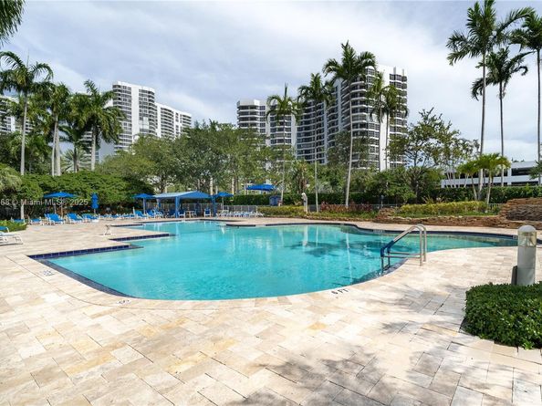 3500 Mystic Pointe Dr 1908, Aventura FL 33180