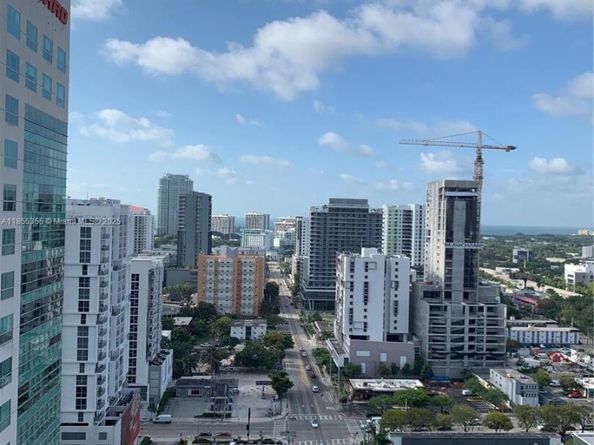 185 SW 7th St 2202, Miami FL 33130