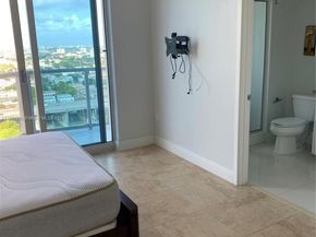 185 SW 7th St 2202, Miami FL 33130