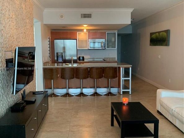 185 SW 7th St 2202, Miami FL 33130