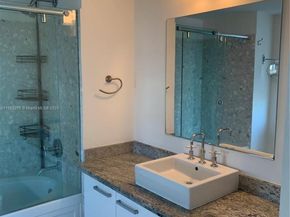 185 SW 7th St 2202, Miami FL 33130