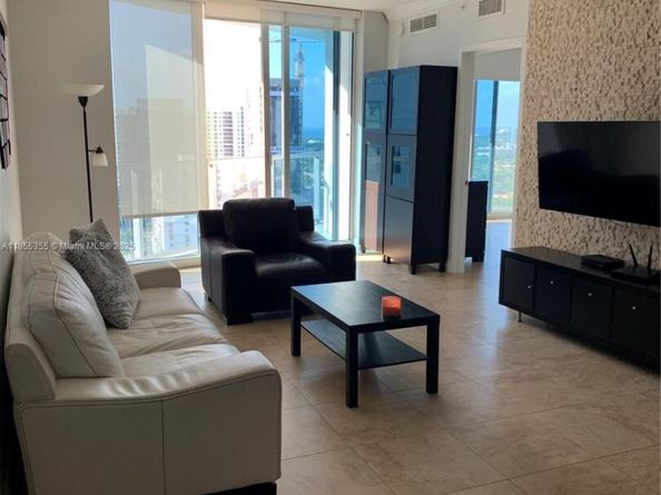 185 SW 7th St 2202, Miami FL 33130