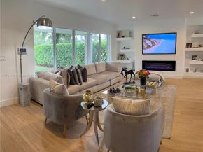 1031 N Northlake Dr, Hollywood FL 33019