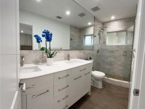 1031 N Northlake Dr, Hollywood FL 33019