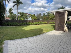 1031 N Northlake Dr, Hollywood FL 33019