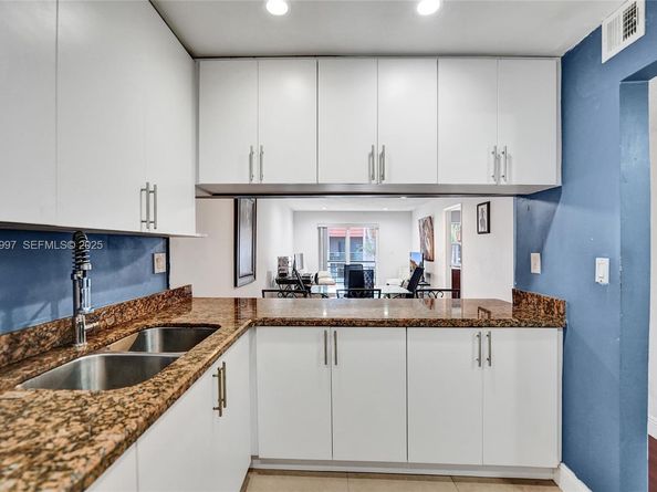 7610 Stirling Rd 207C, Davie FL 33024