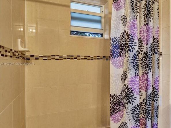 7610 Stirling Rd 207C, Davie FL 33024