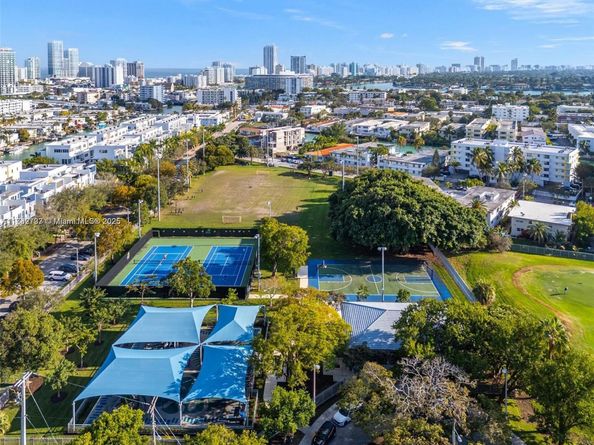 2440 N Shore Ter, Miami Beach FL 33141