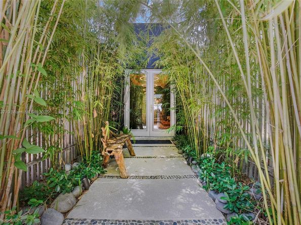 2440 N Shore Ter, Miami Beach FL 33141