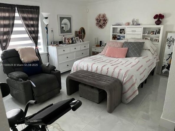 4255 SW 69th Ave, Miami FL 33155