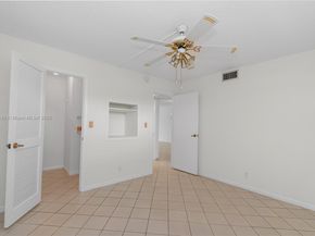 9220 S Hollybrook Lake Dr 208, Pembroke Pines FL 33025