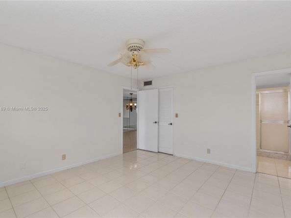 9220 S Hollybrook Lake Dr 208, Pembroke Pines FL 33025