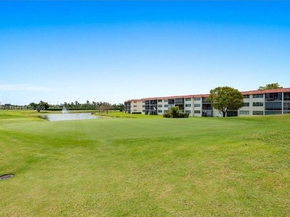 9220 S Hollybrook Lake Dr 208, Pembroke Pines FL 33025