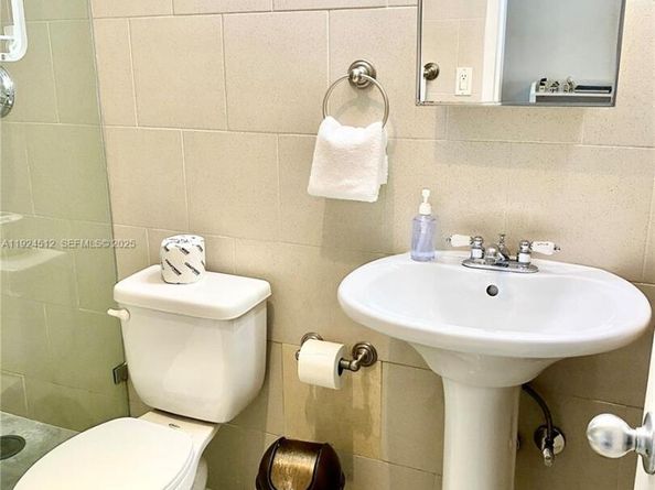 825 Brickell Bay Dr 343, Miami FL 33131