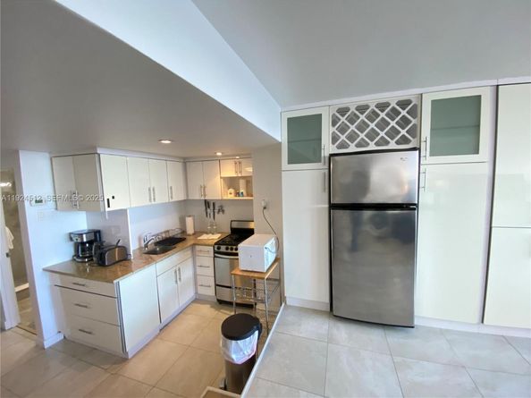 825 Brickell Bay Dr 343, Miami FL 33131