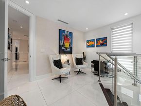 8271 NW 34th Dr, Doral FL 33122