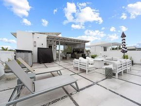 8271 NW 34th Dr, Doral FL 33122