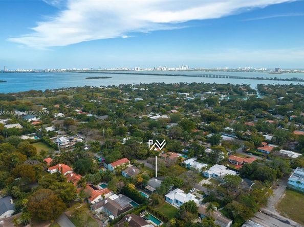 431 NE 52nd Ter, Miami FL 33137