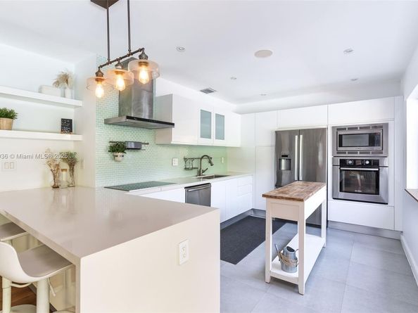 431 NE 52nd Ter, Miami FL 33137