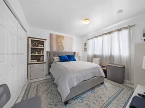 569 SW 4th St, Miami FL 33130