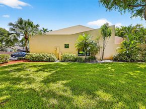 9770 NW 15th St 293, Pembroke Pines FL 33024