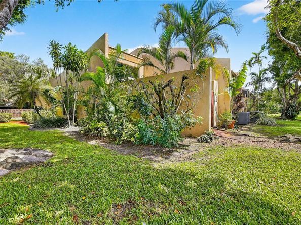 9770 NW 15th St 293, Pembroke Pines FL 33024