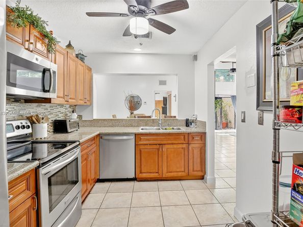 9770 NW 15th St 293, Pembroke Pines FL 33024