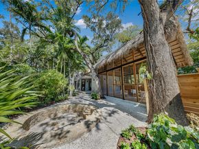 1000 NW 9th Ct, Miami FL 33136