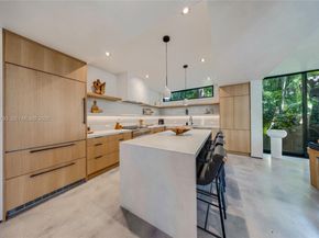 1000 NW 9th Ct, Miami FL 33136