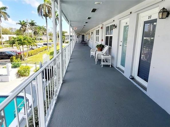 630 Layne Blvd 219, Hallandale Beach FL 33009