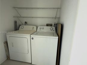 907 NE 199th St 204, Miami FL 33179